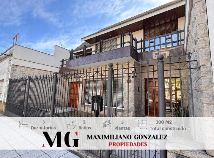 Casa · 290m² · 5 Ambientes · 4 Cocheras