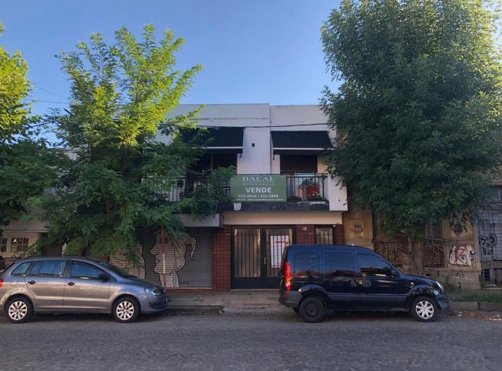 Casa · 180m² · 6 Ambientes · 1 Cochera