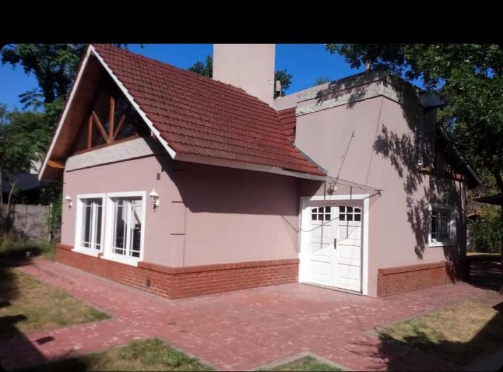 Casa · 200m² · 7 Ambientes · 2 Cocheras