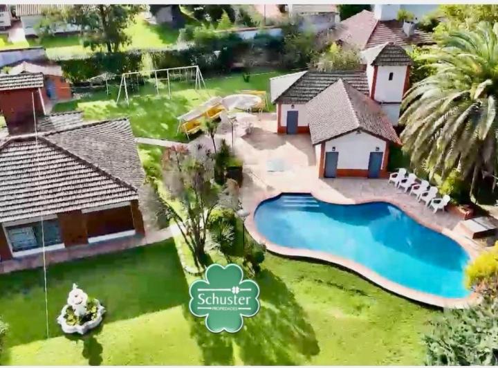 Casa · 280m² · 5 Ambientes · 1 Cochera