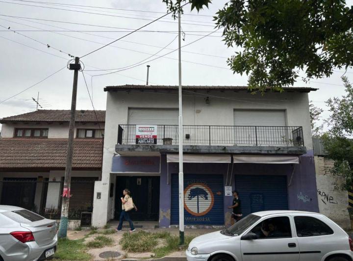 Casa · 229m² · 4 Ambientes · 1 Cochera