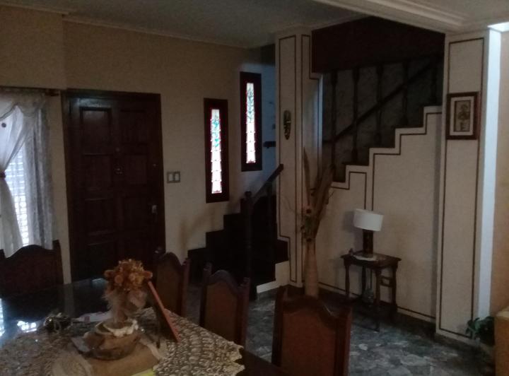 Casa · 400m² · 5 Ambientes · 1 Cochera