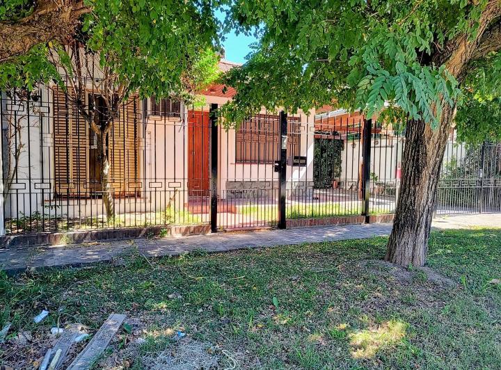 Casa · 103m² · 4 Ambientes · 1 Cochera