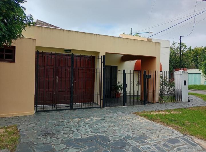 Casa · 118m² · 5 Ambientes · 1 Cochera