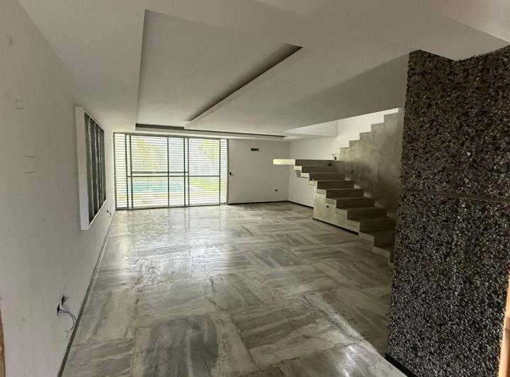 Casa · 250m² · 4 Ambientes · 1 Cochera