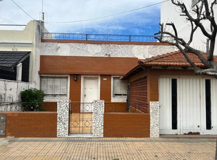 Casa · 130m² · 3 Ambientes · 1 Cochera