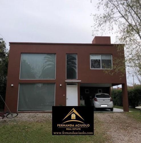 Casa · 140m² · 4 Ambientes · 2 Cocheras