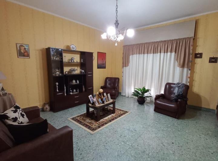 Casa · 130m² · 3 Ambientes · 1 Cochera