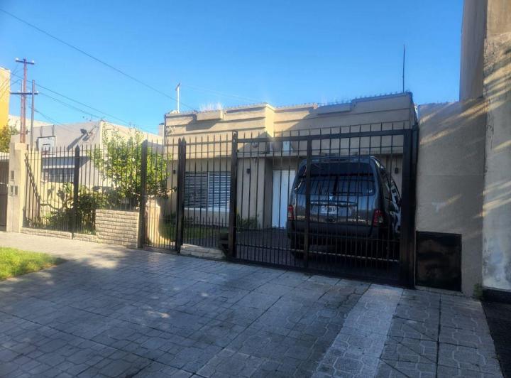Casa · 165m² · 5 Ambientes · 1 Cochera