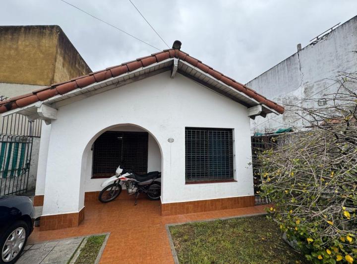 Casa · 90m² · 4 Ambientes · 1 Cochera