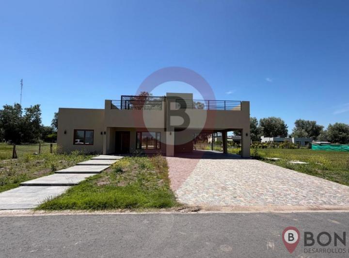 Casa · 188m² · 4 Ambientes · 6 Cocheras