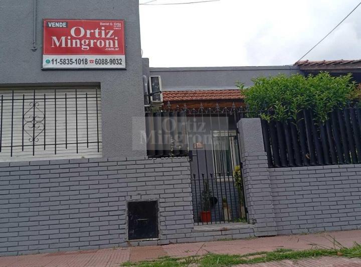 Casa · 85m² · 3 Ambientes · 2 Cocheras