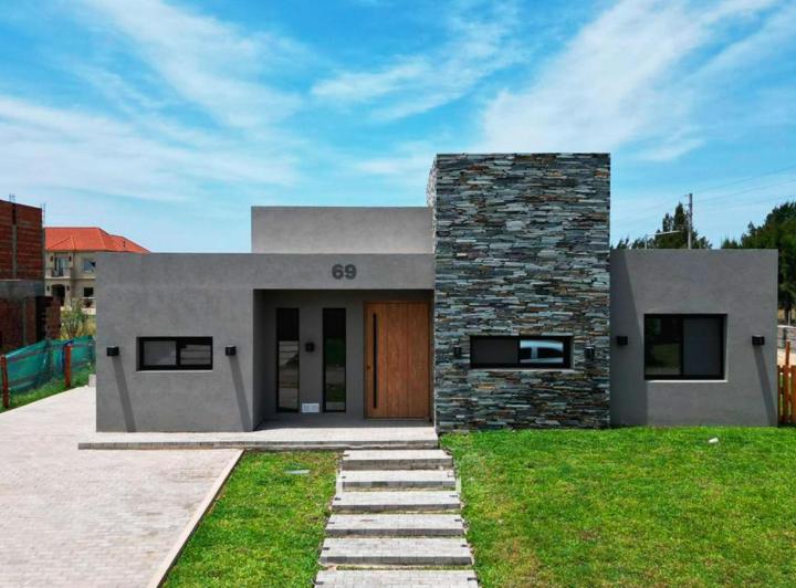 Casa · 150m² · 4 Ambientes · 2 Cocheras