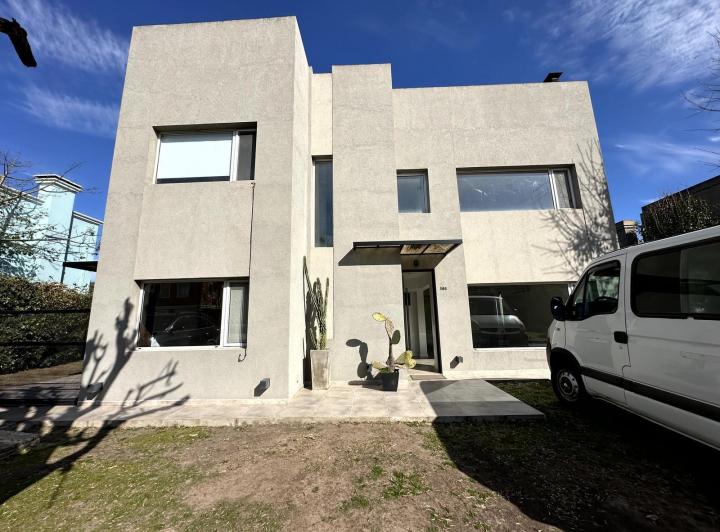 Casa · 150m² · 5 Ambientes
