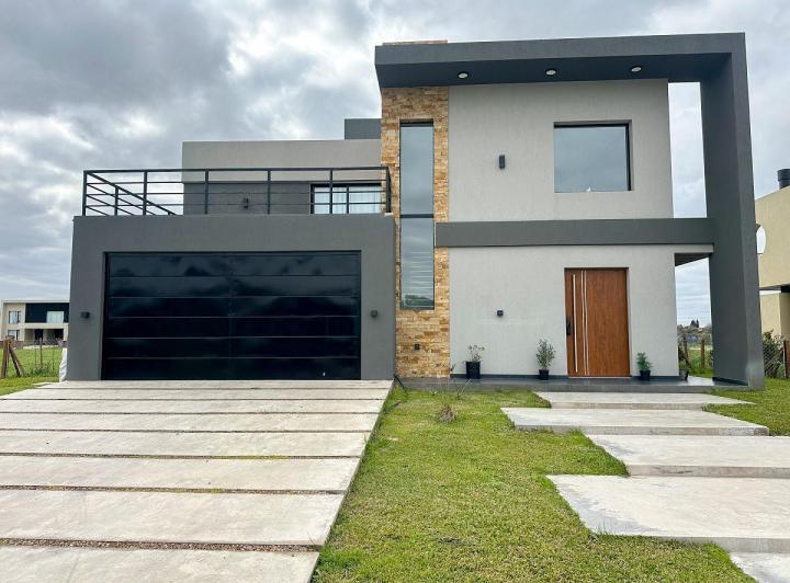 Casa · 186m² · 5 Ambientes · 1 Cochera