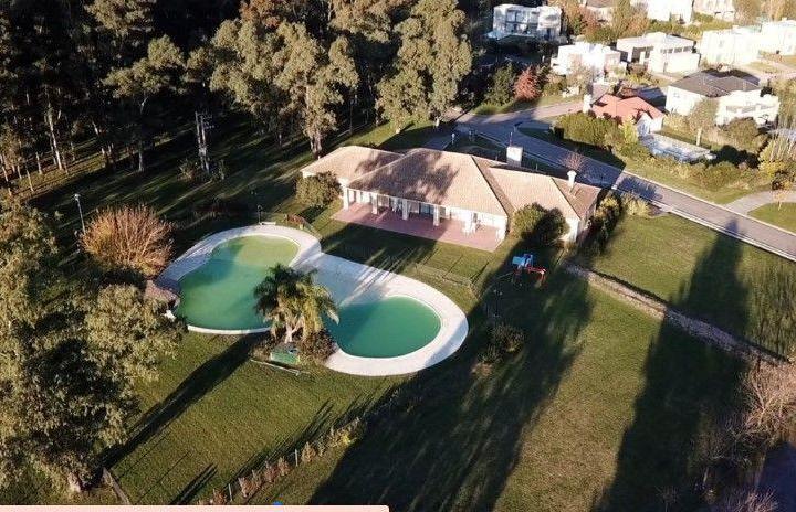 Casa · 150m² · 4 Ambientes · 2 Cocheras