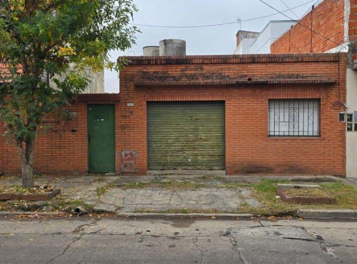 Casa · 140m² · 4 Ambientes · 1 Cochera