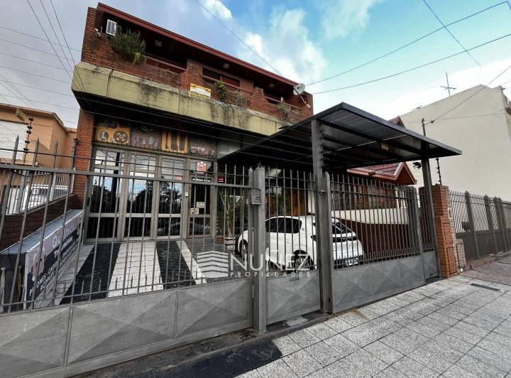 Casa · 435m² · 4 Ambientes · 2 Cocheras