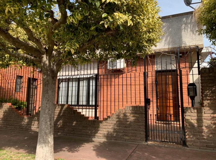 Casa · 135m² · 3 Ambientes · 1 Cochera
