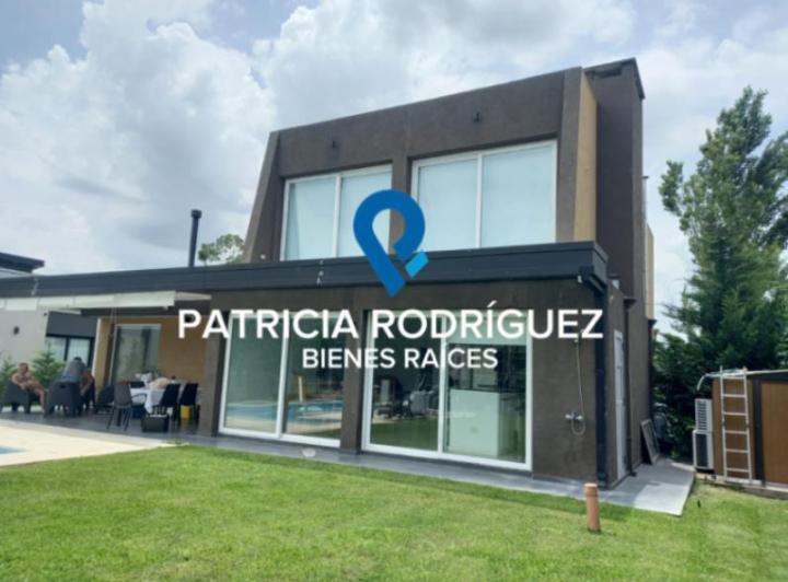 Casa · 200m² · 5 Ambientes