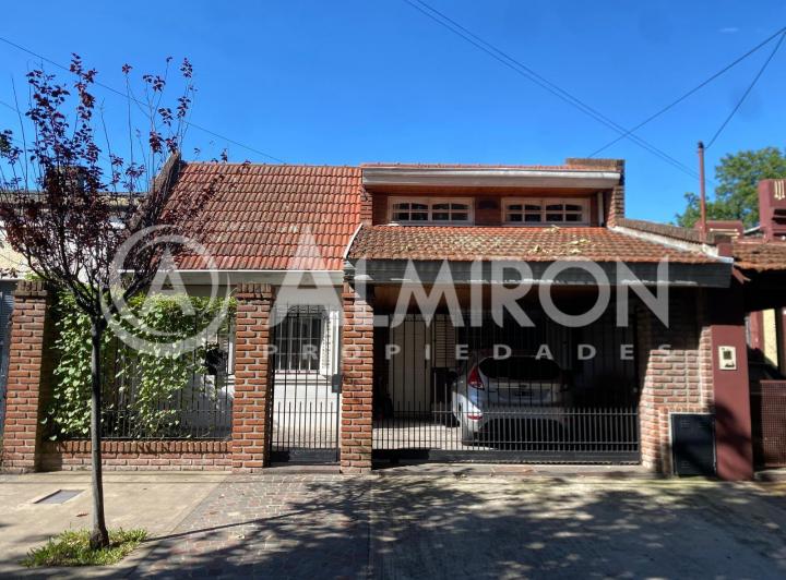 Casa · 110m² · 4 Ambientes · 1 Cochera
