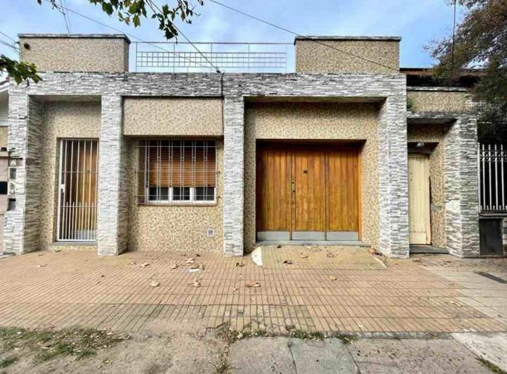Casa · 100m² · 3 Ambientes · 1 Cochera