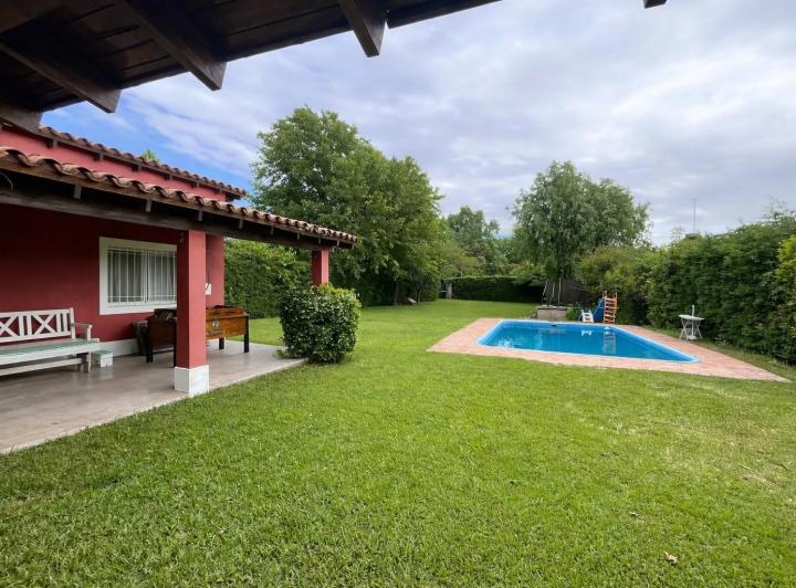 Casa · 120m² · 3 Ambientes · 4 Cocheras