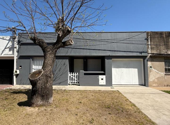 Casa · 145m² · 4 Ambientes · 2 Cocheras
