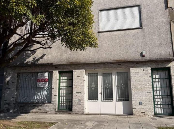 Casa · 185m² · 4 Ambientes · 1 Cochera