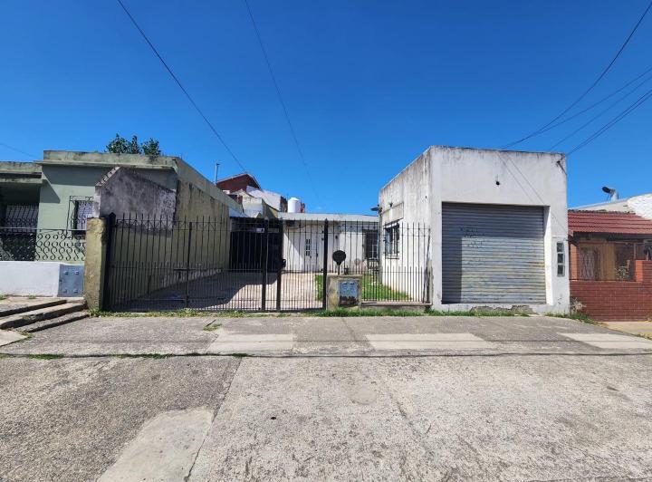 Casa · 90m² · 3 Ambientes · 2 Cocheras