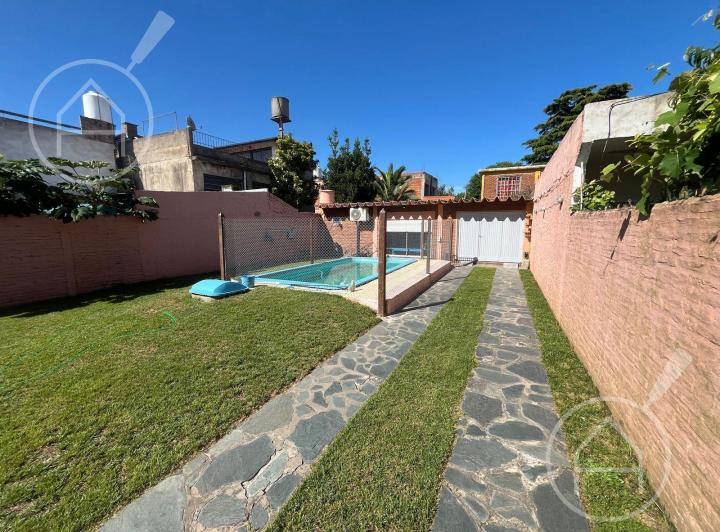Casa · 109m² · 3 Ambientes · 2 Cocheras