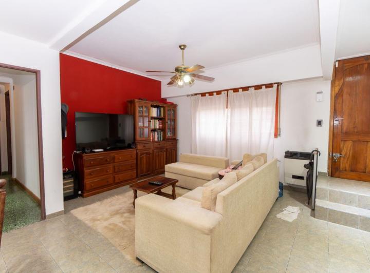 Casa · 81m² · 4 Ambientes · 1 Cochera