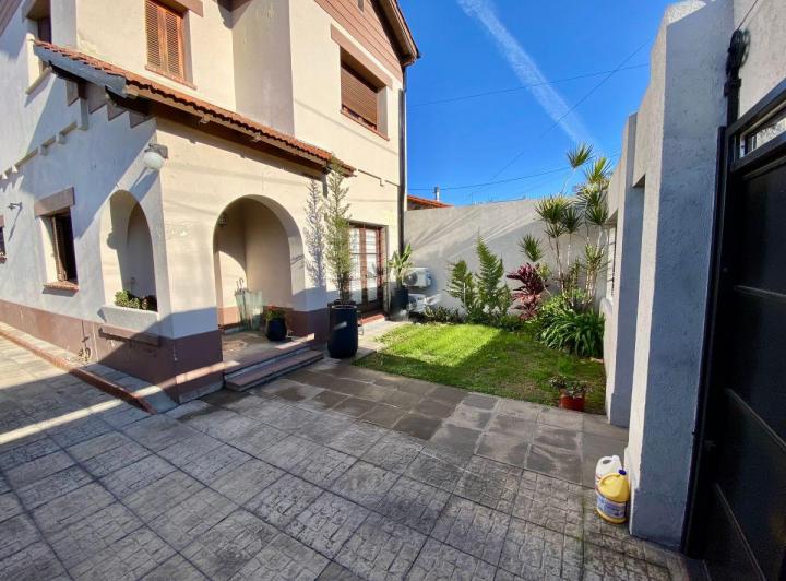 Casa · 270m² · 5 Ambientes · 5 Cocheras