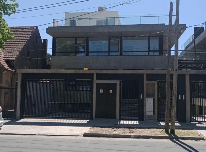 Casa · 160m² · 5 Ambientes · 2 Cocheras