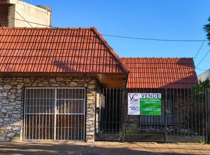 Casa · 196m² · 4 Ambientes · 1 Cochera