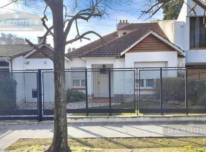 Casa · 160m² · 5 Ambientes · 1 Cochera