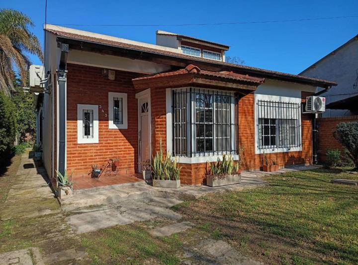 Casa · 95m² · 3 Ambientes · 2 Cocheras