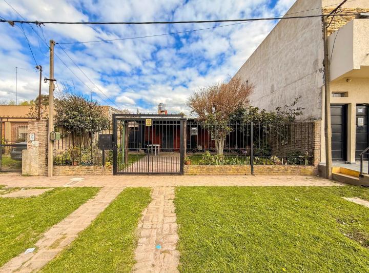Casa · 155m² · 5 Ambientes · 2 Cocheras