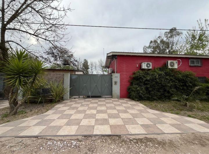 Casa · 190m² · 4 Ambientes · 3 Cocheras