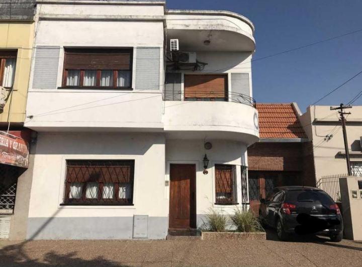 Casa · 98m² · 3 Ambientes · 1 Cochera