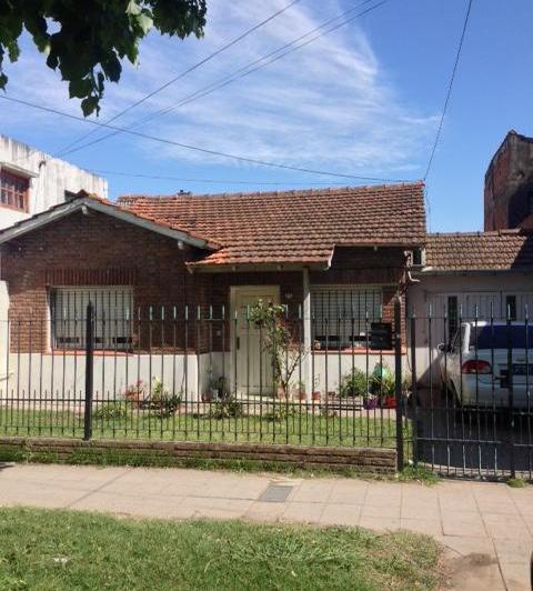 Casa · 1m² · 3 Ambientes · 1 Cochera