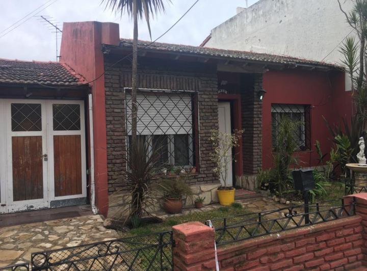 Casa · 1m² · 3 Ambientes · 1 Cochera