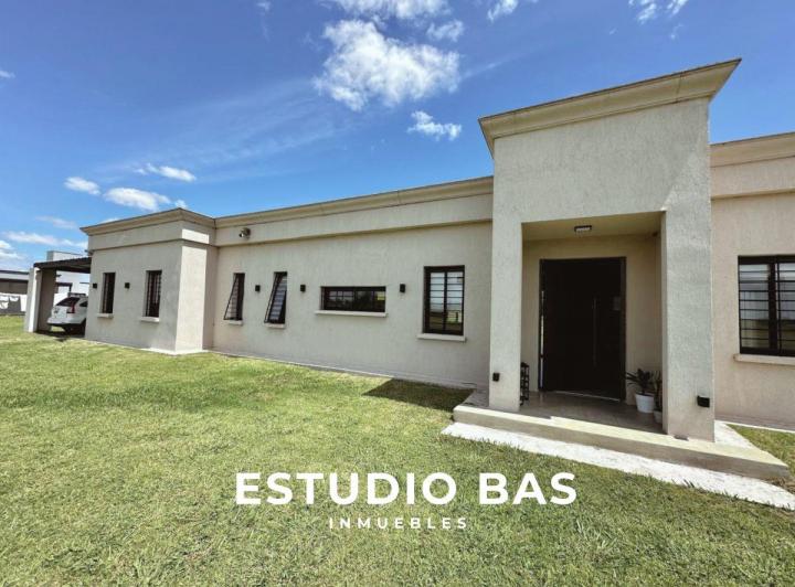 Casa · 160m² · 6 Ambientes · 2 Cocheras
