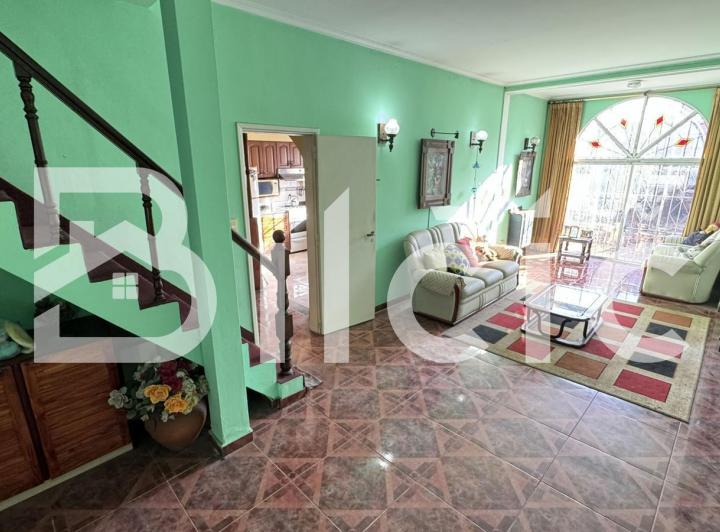 Casa · 139m² · 5 Ambientes · 1 Cochera