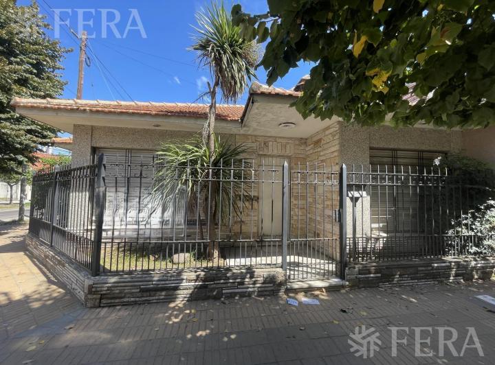 Casa · 150m² · 4 Ambientes · 1 Cochera