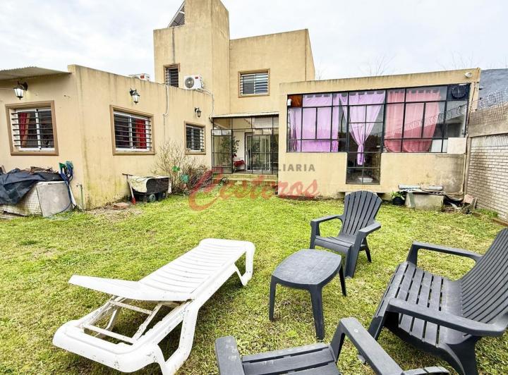 Casa · 120m² · 4 Ambientes · 2 Cocheras