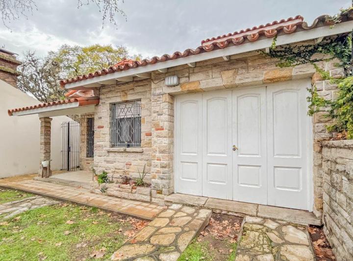 Casa · 125m² · 4 Ambientes · 1 Cochera