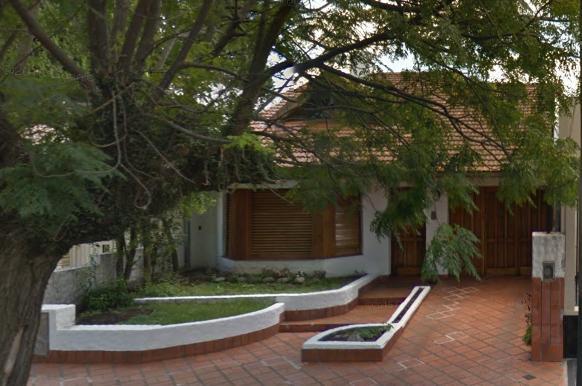 Casa · 180m² · 4 Ambientes · 3 Cocheras