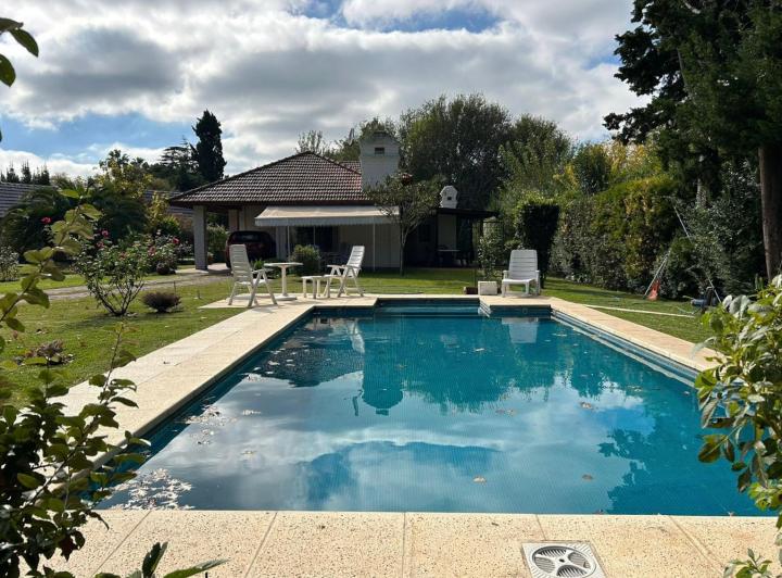 Casa · 160m² · 5 Ambientes · 1 Cochera