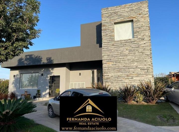 Casa · 200m² · 4 Ambientes · 1 Cochera